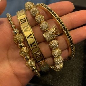 Gold bracelet set (unisex)